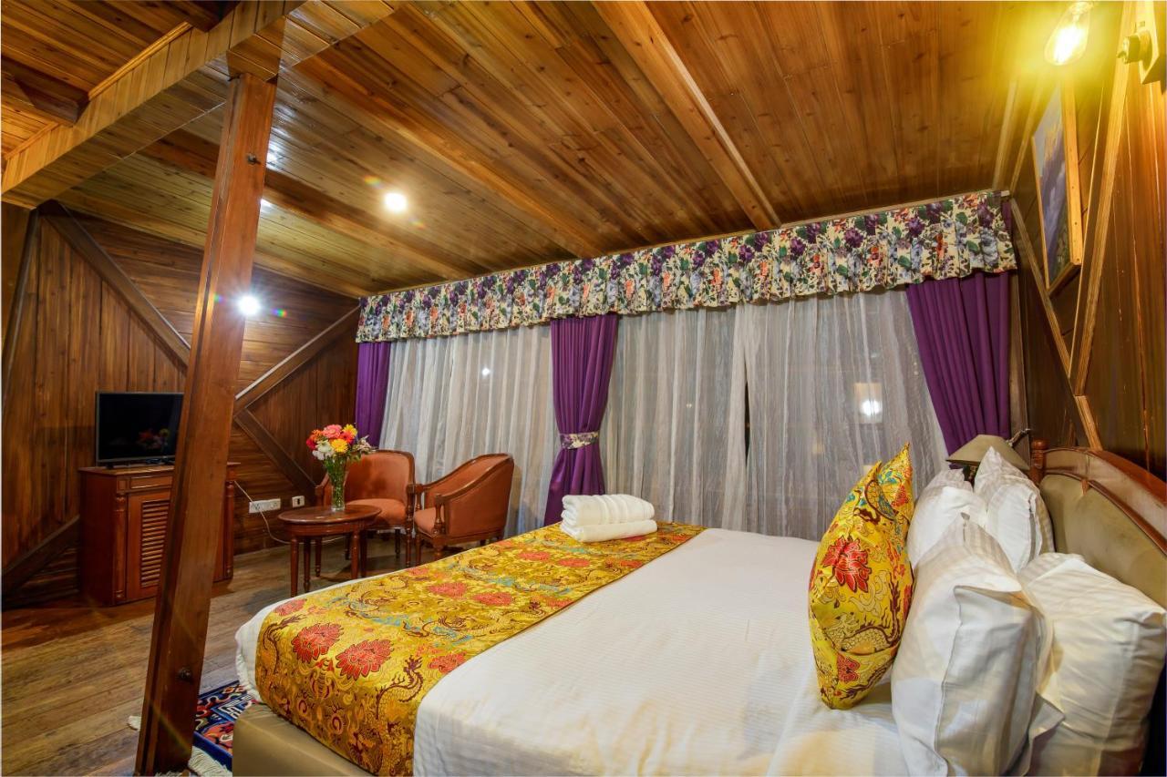 Muscatel Himalayan Resort - 400 Mts From Mall Road Dardzsiling Kültér fotó