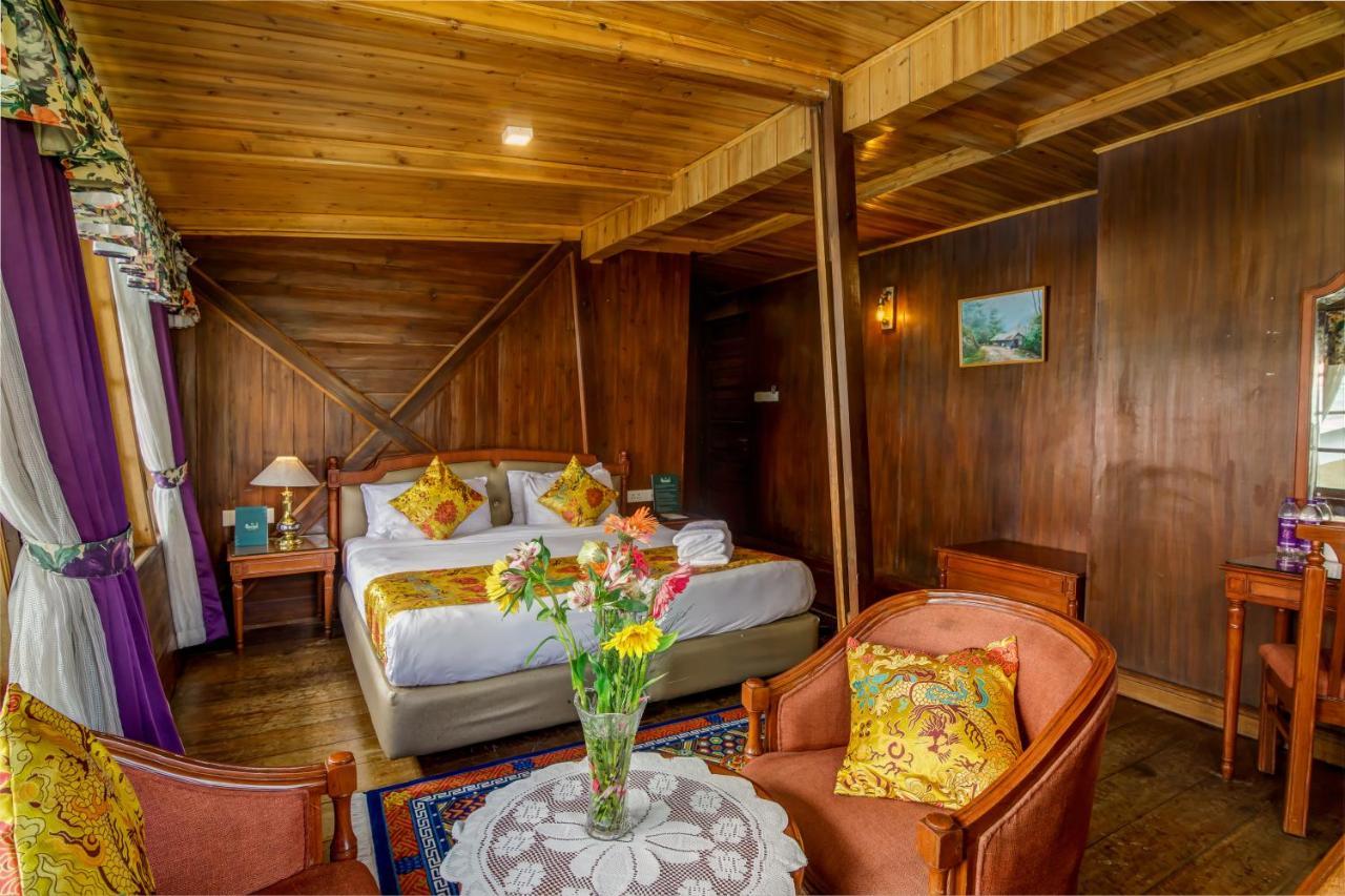 Muscatel Himalayan Resort - 400 Mts From Mall Road Dardzsiling Kültér fotó