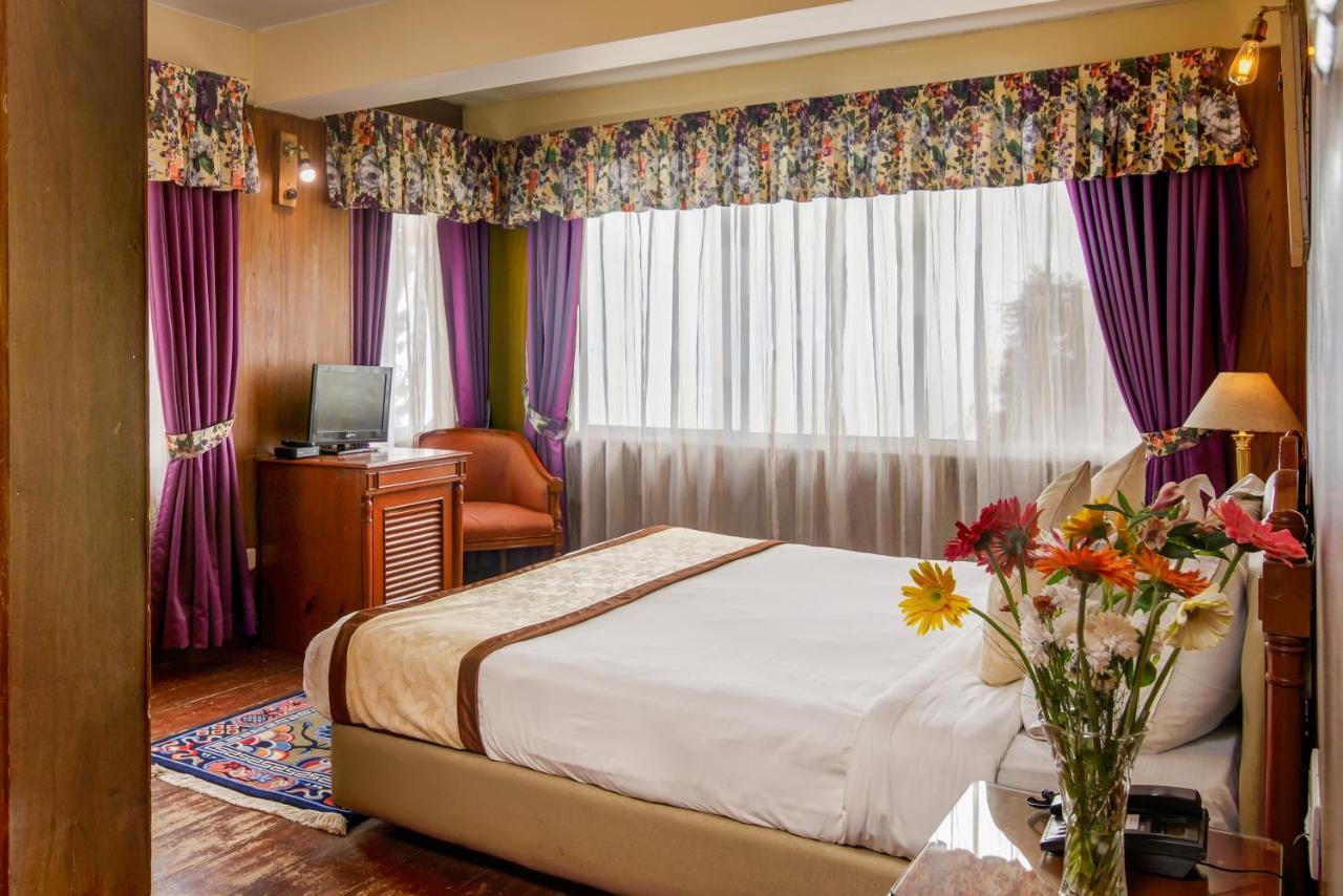 Muscatel Himalayan Resort - 400 Mts From Mall Road Dardzsiling Kültér fotó