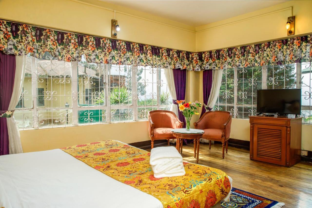 Muscatel Himalayan Resort - 400 Mts From Mall Road Dardzsiling Kültér fotó