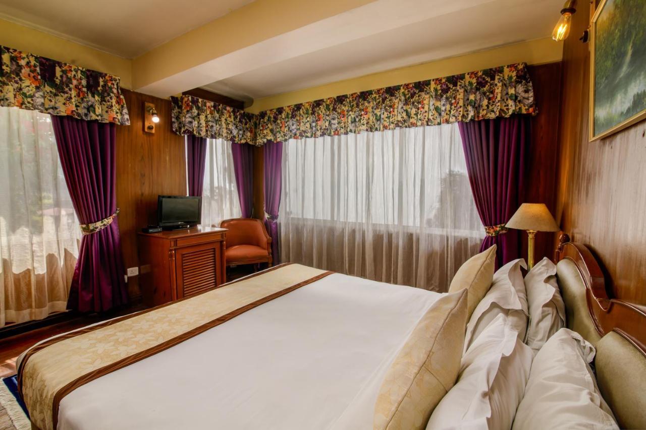 Muscatel Himalayan Resort - 400 Mts From Mall Road Dardzsiling Kültér fotó