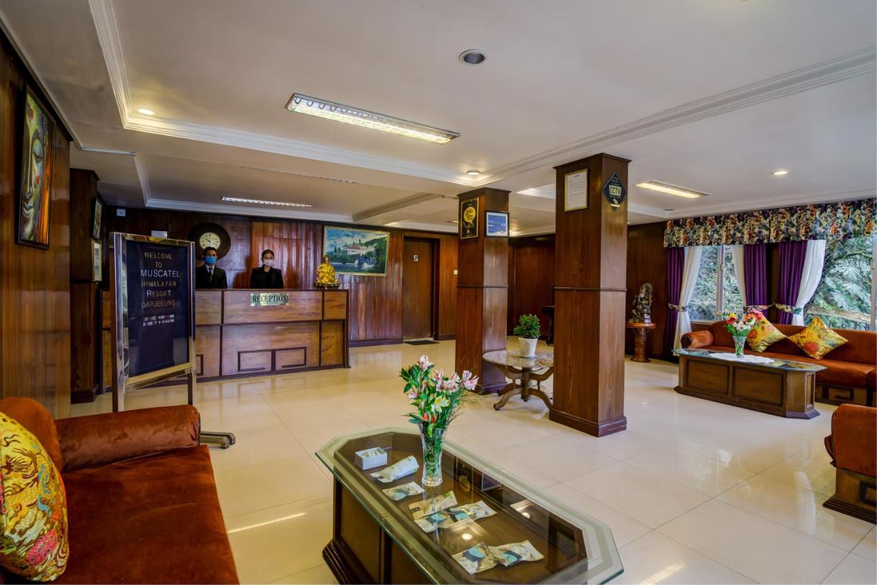 Muscatel Himalayan Resort - 400 Mts From Mall Road Dardzsiling Kültér fotó