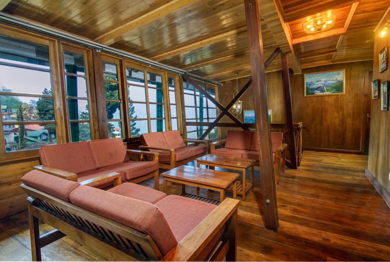 Muscatel Himalayan Resort - 400 Mts From Mall Road Dardzsiling Kültér fotó