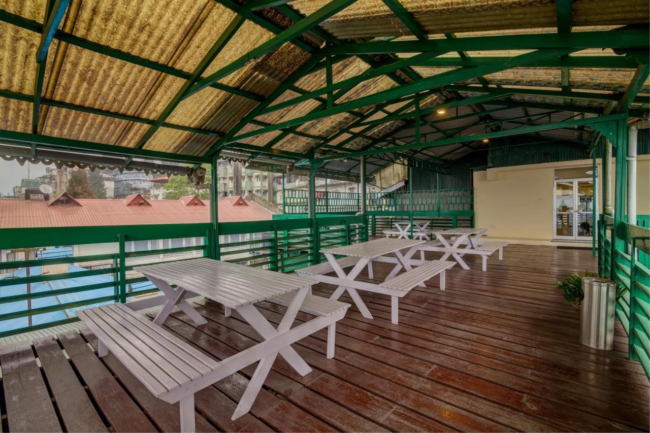 Muscatel Himalayan Resort - 400 Mts From Mall Road Dardzsiling Kültér fotó