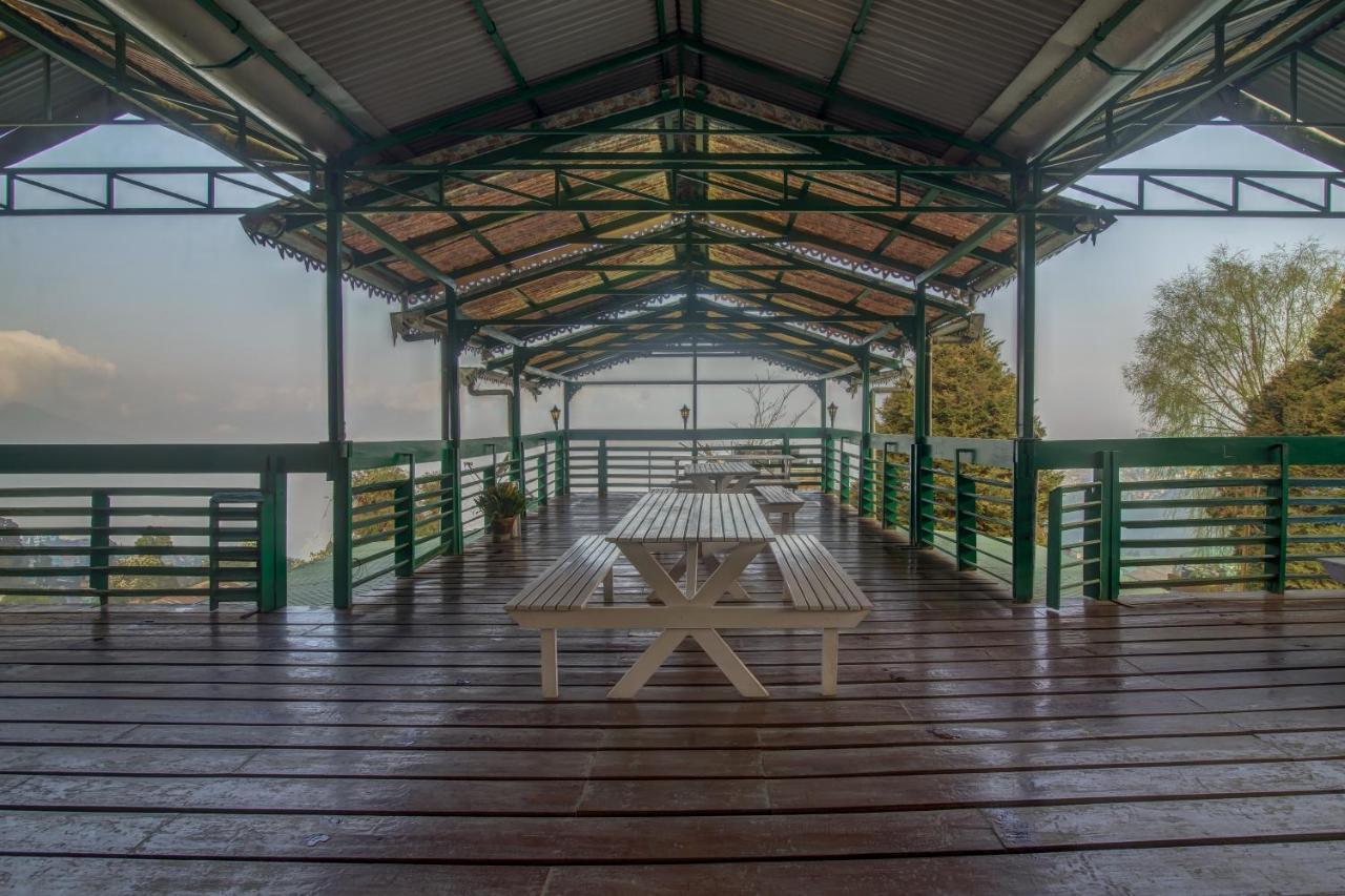 Muscatel Himalayan Resort - 400 Mts From Mall Road Dardzsiling Kültér fotó