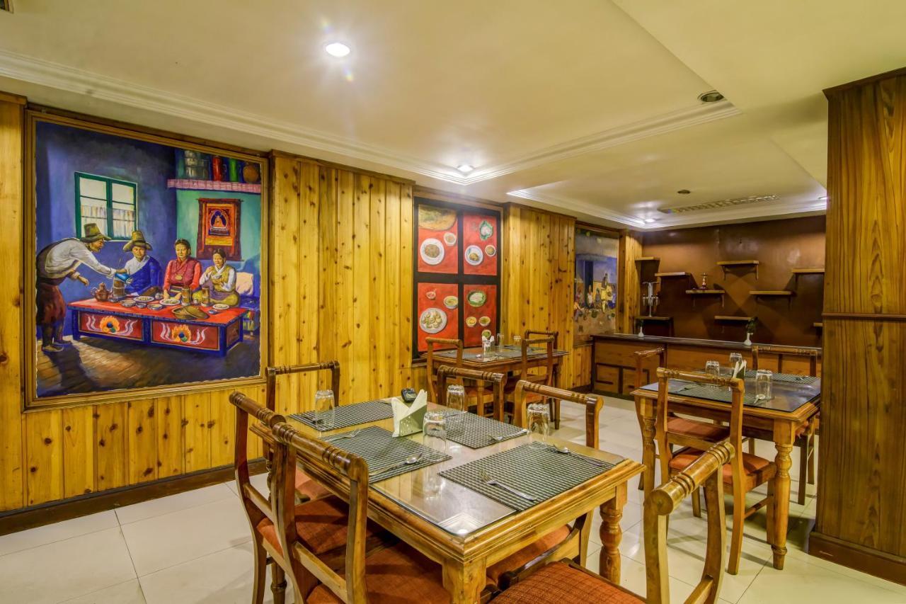 Muscatel Himalayan Resort - 400 Mts From Mall Road Dardzsiling Kültér fotó