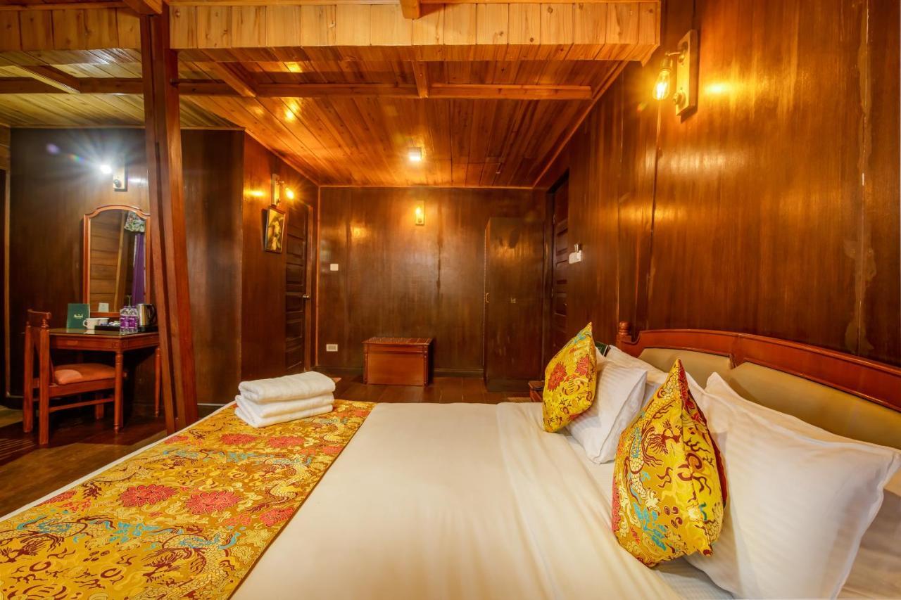 Muscatel Himalayan Resort - 400 Mts From Mall Road Dardzsiling Kültér fotó