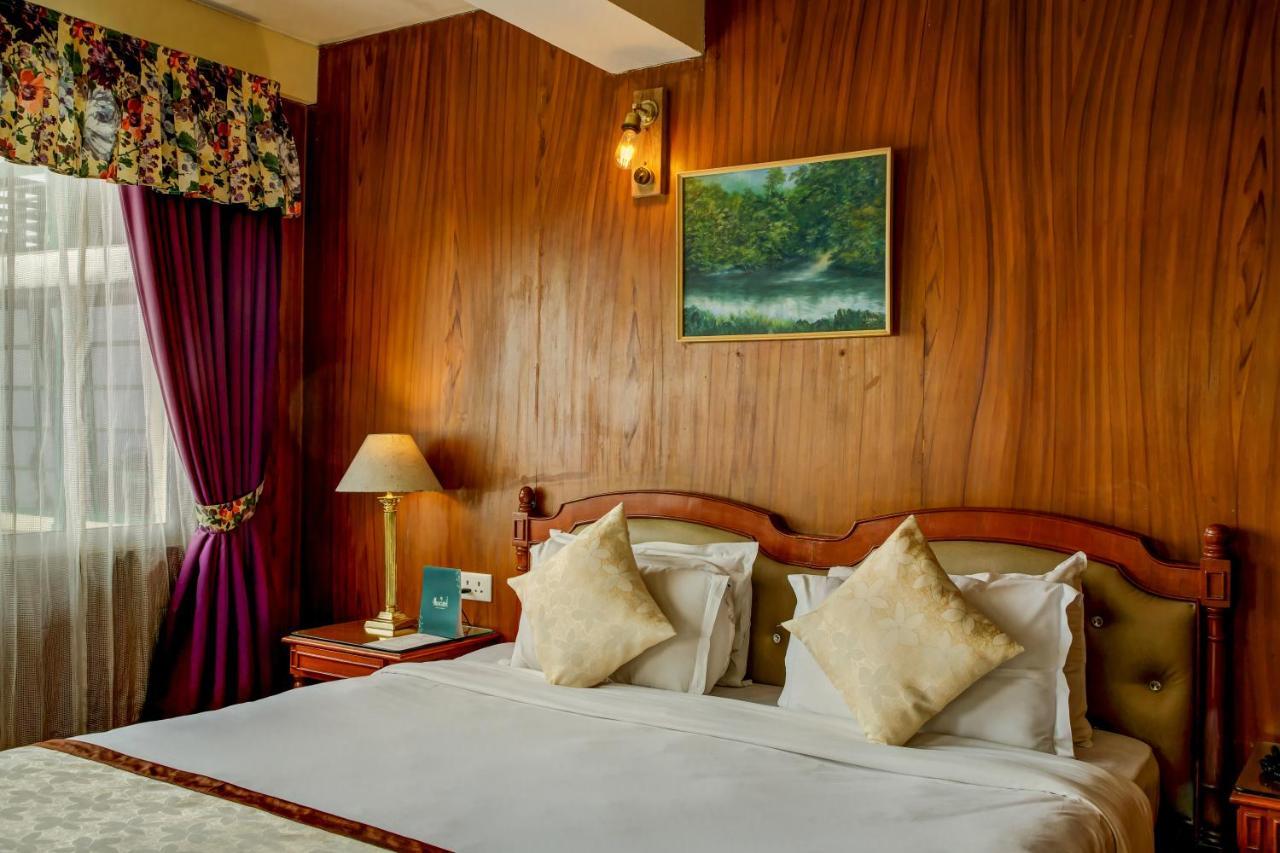 Muscatel Himalayan Resort - 400 Mts From Mall Road Dardzsiling Kültér fotó