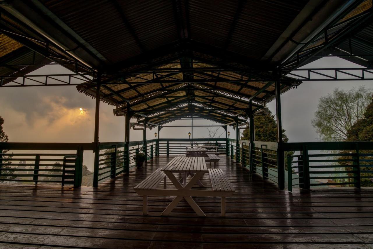 Muscatel Himalayan Resort - 400 Mts From Mall Road Dardzsiling Kültér fotó
