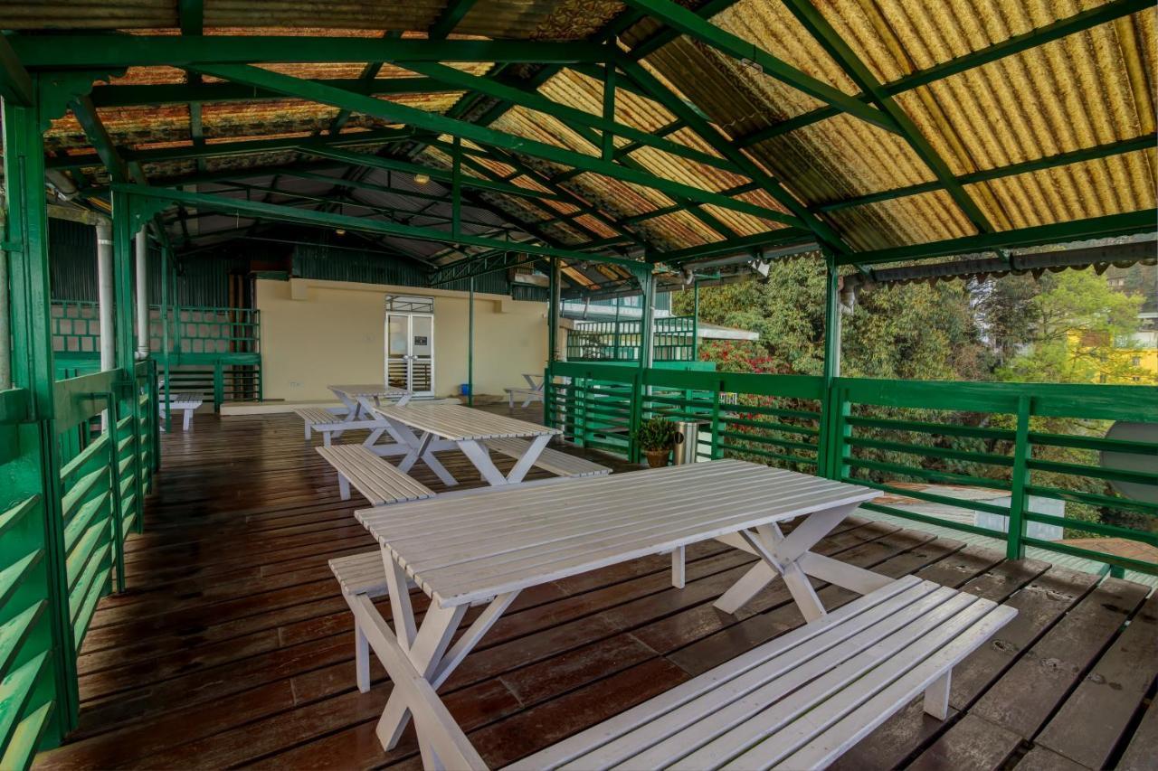 Muscatel Himalayan Resort - 400 Mts From Mall Road Dardzsiling Kültér fotó