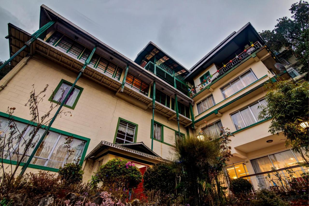 Muscatel Himalayan Resort - 400 Mts From Mall Road Dardzsiling Kültér fotó