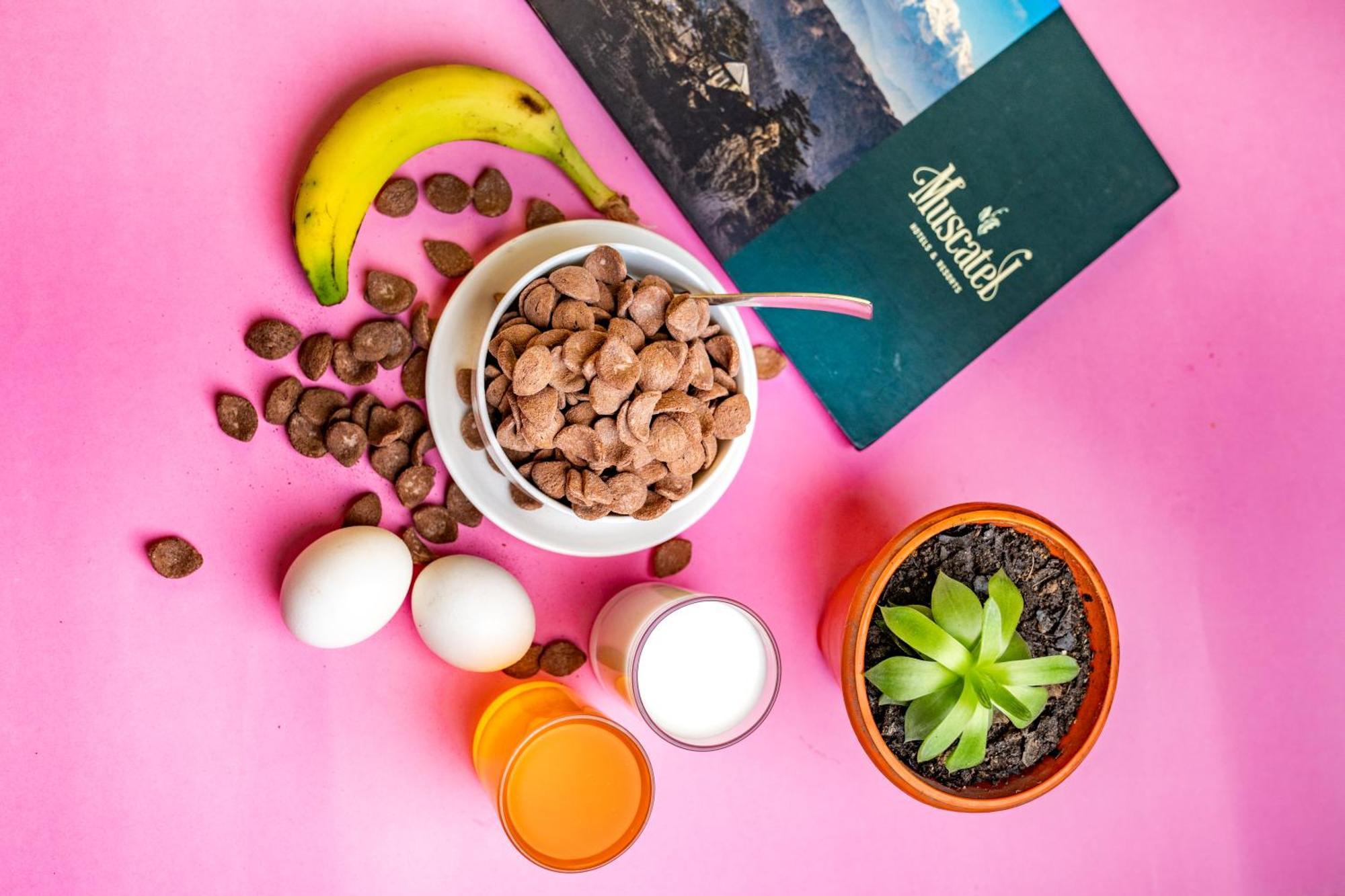 Muscatel Himalayan Resort - 400 Mts From Mall Road Dardzsiling Kültér fotó